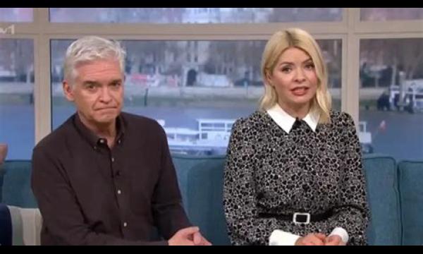 Phillip Schofield ‘verdiende vorig jaar £2 miljoen als inkomsten dwerg Holly Willoughby’s’