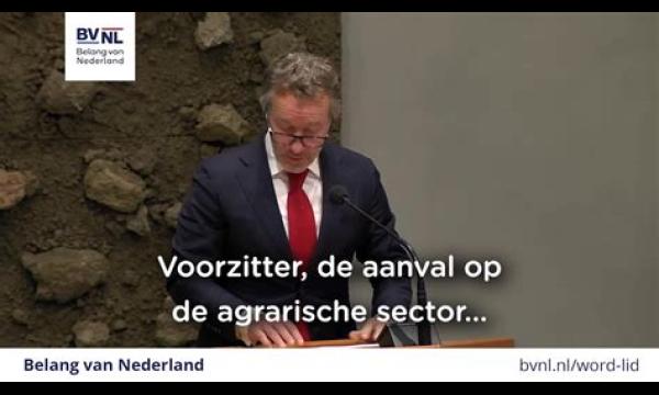 Piers Morgan annuleert zijn eigen persprijsnominatie in een vlaag van woede na het vertrek van GMB