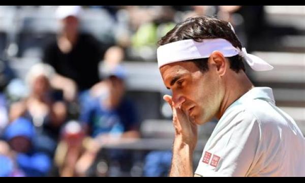 Roger Federer trekt zich terug van de French Open na een knieoperatie