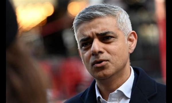 Sadiq Khan zegt dat de angst voor een hartaanval hem deed begrijpen dat 'de tijd eindig is'