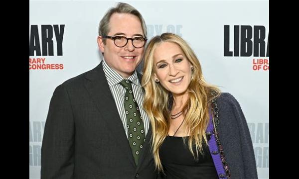 Sarah Jessica Parker deelt foto's naast Matthew Broderick en zelden geziene kinderen