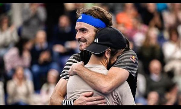 Stefanos Tsitsipas doet een hilarisch aanbod van Margot Robbie na voortgang op de Australian Open