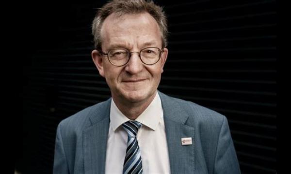 Tony Hall treedt na zeven jaar af als directeur-generaal van de BBC