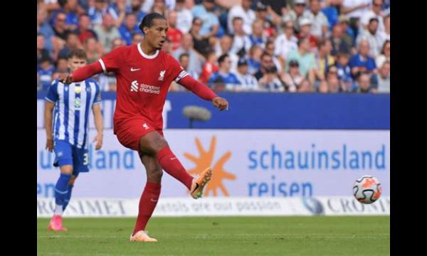 Virgil van Dijk waarschuwt de jongeren van Liverpool om kansen op 'verdwijnen' te voorkomen