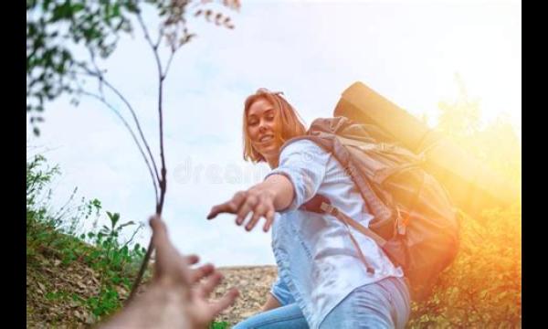 Vrouw geeft 'saaie' pauze met vriend op om vreemd te gaan met andere mannen op vakantie