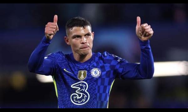 Wayne Bridge wijst op het grootste probleem van Chelsea, waarbij Thiago Silva een uitschieter is