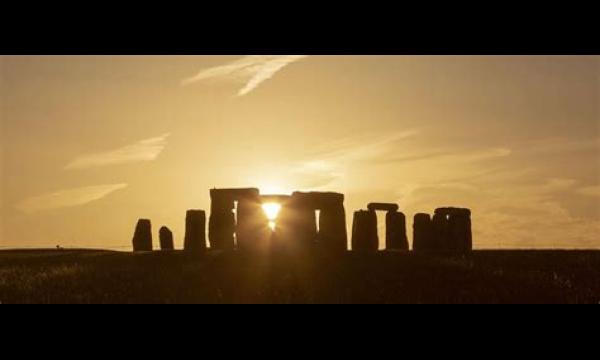 Zomerzonnewende 2020: hoe je dit weekend de vieringen live vanuit Stonehenge kunt bekijken